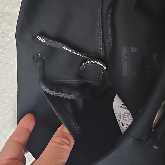 Nike Black Leggings. - Picture 7 of 11